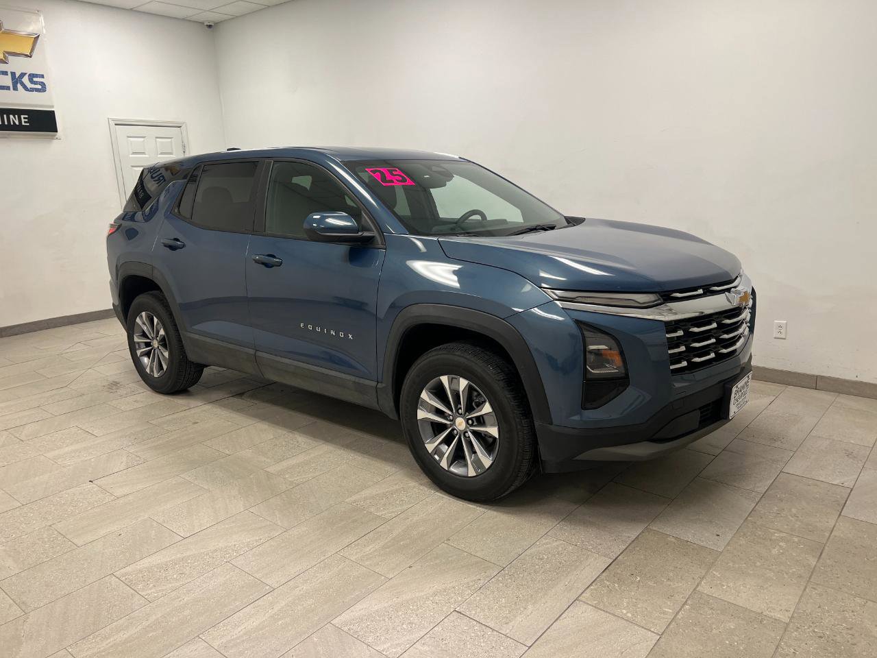 Used 2025 Chevrolet Equinox LT image 7