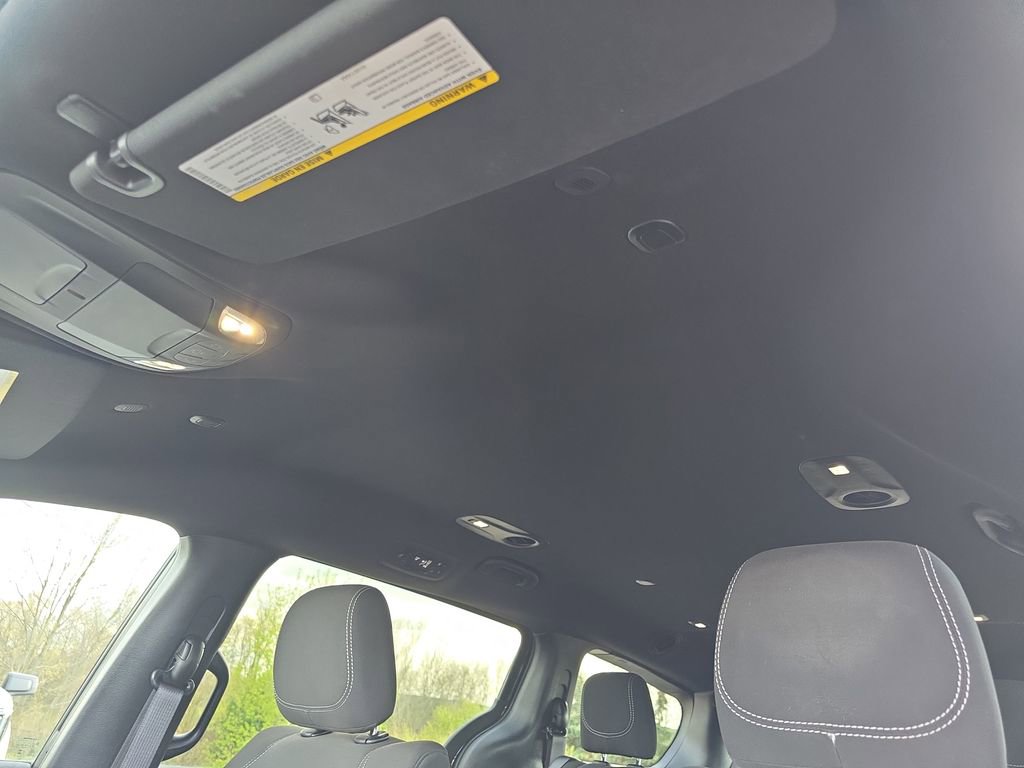 Used 2024 Chrysler Pacifica Touring FWD image 32
