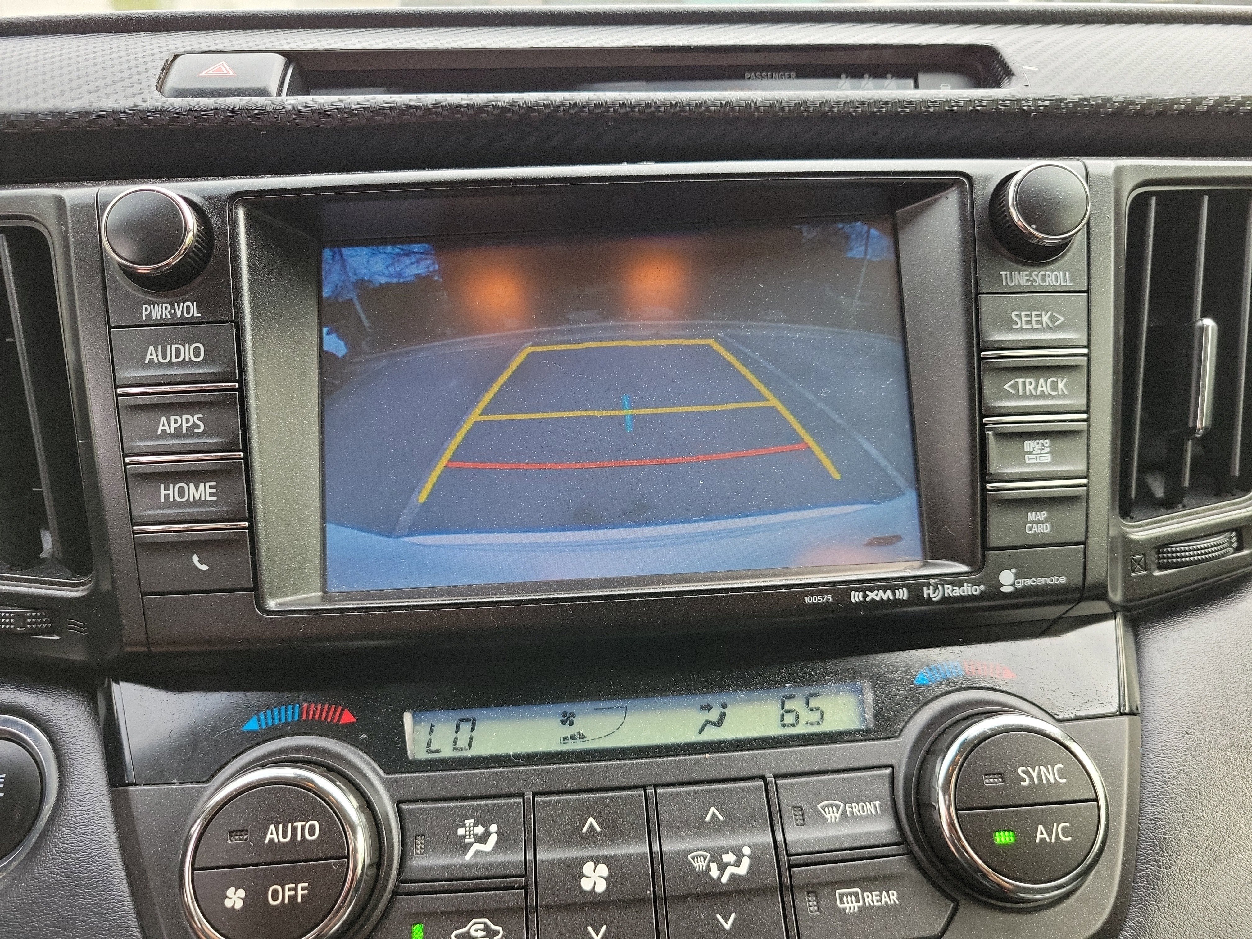 Used 2018 Toyota RAV4 XLE image 16