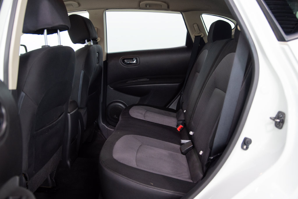 Used 2012 Nissan Rogue SV AWD/4WD image 7