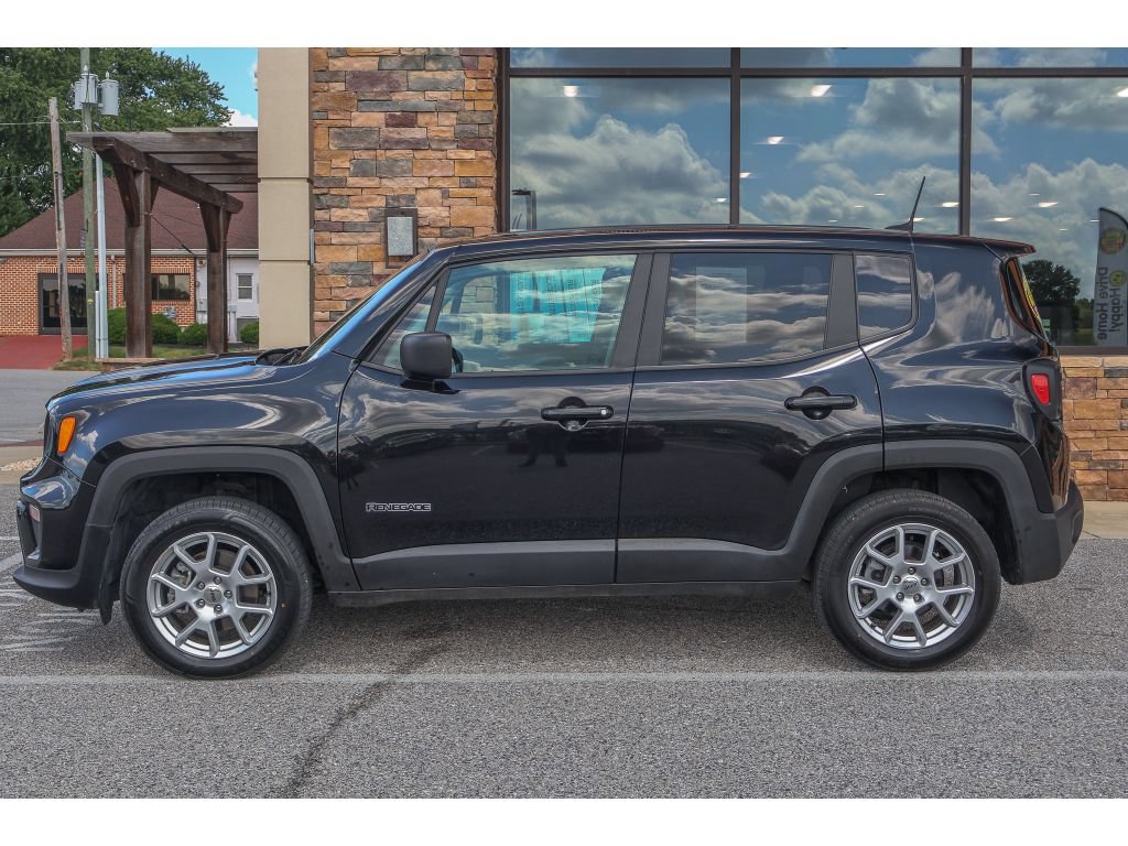 Used 2023 Jeep Renegade Latitude AWD/4WD image 6