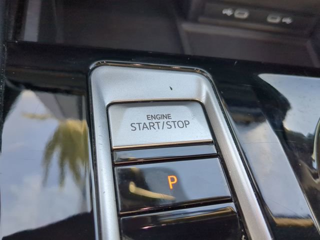 Certified 2024 Volkswagen Atlas Cross Sport SE image 31