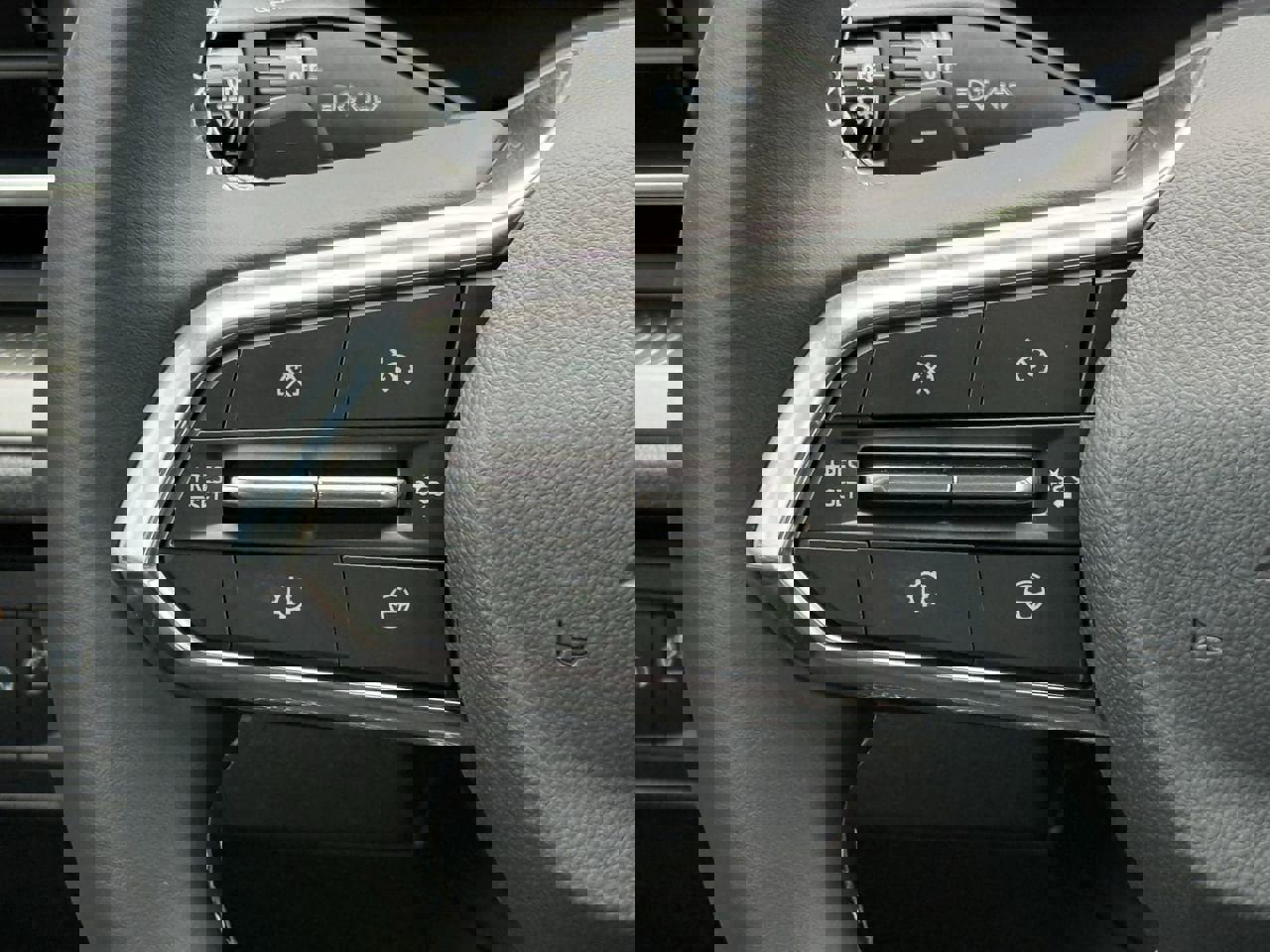 New 2026 Chevrolet Traverse LT w/ Enhanced Driving Package image 13