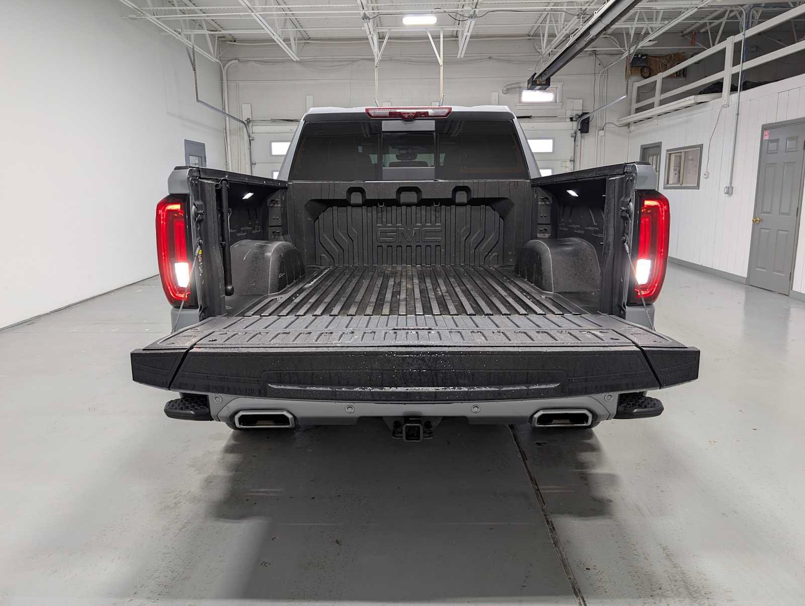 Certified 2024 GMC Sierra 1500 Denali Ultimate AWD/4WD image 44