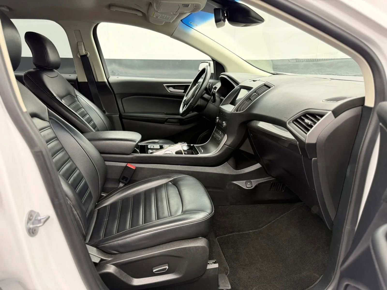 Used 2019 Ford Edge SEL w/ Equipment Group 201A AWD/4WD image 20