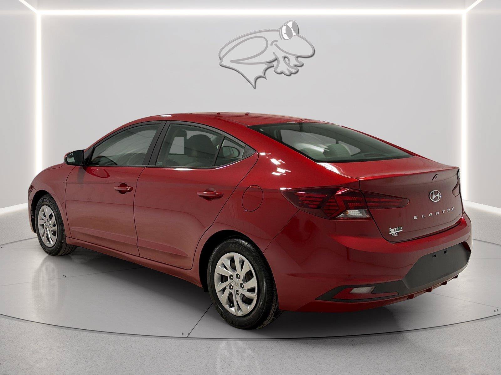 Used 2020 Hyundai Elantra SE FWD image 3