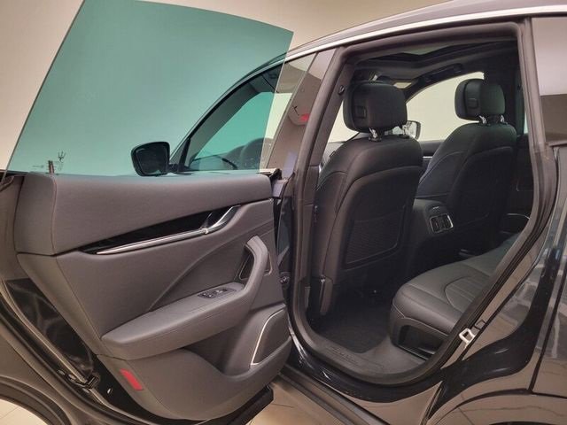 Used 2023 Maserati Levante GT image 12