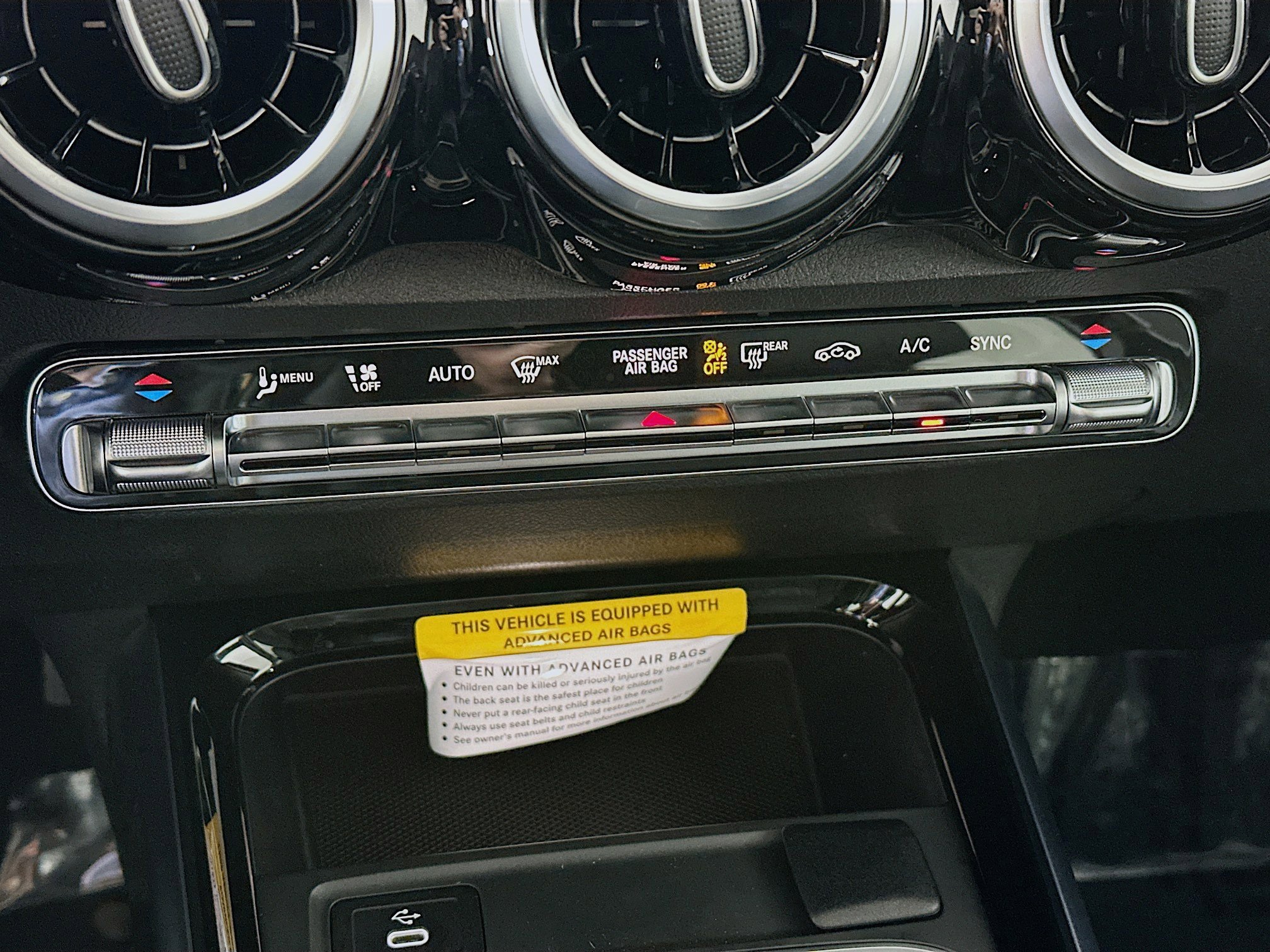New 2026 Mercedes-Benz GLB 250 4MATIC image 15