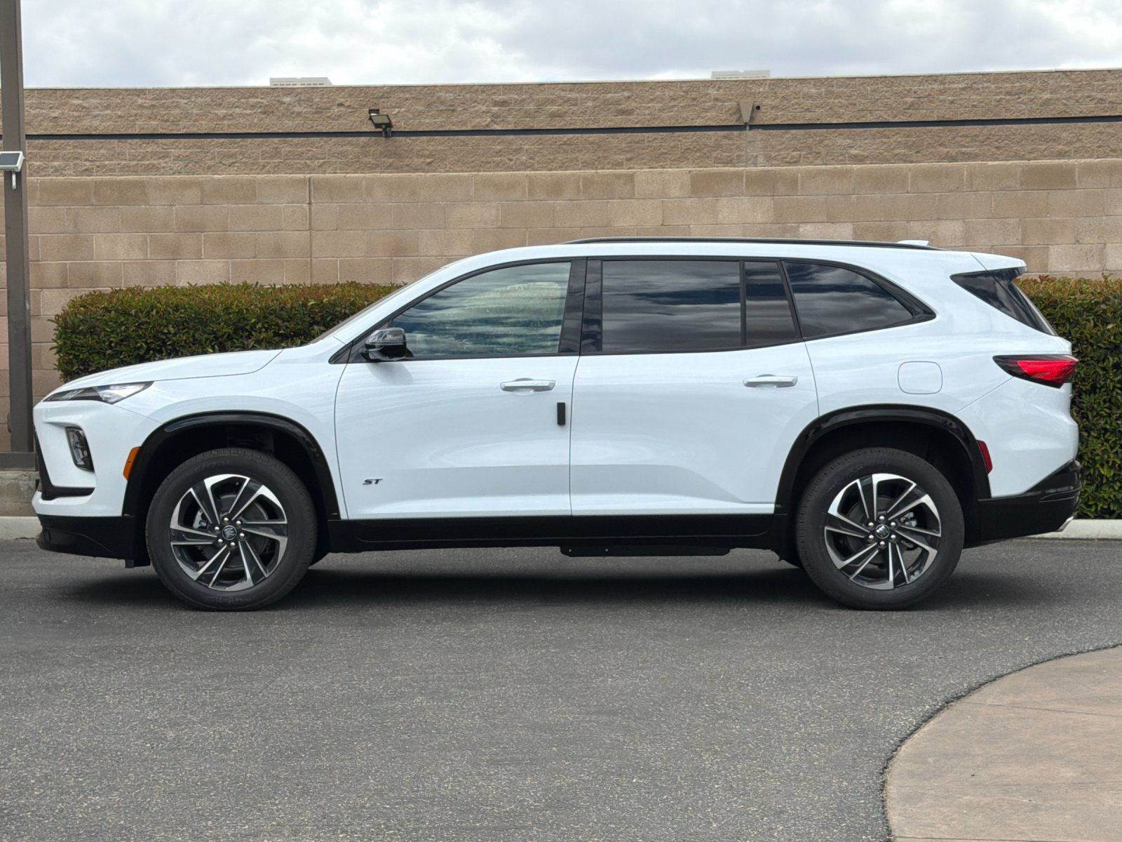 New 2026 Buick Enclave Sport Touring w/ Power Package FWD image 7