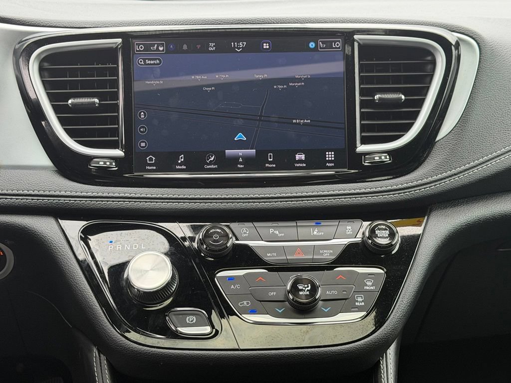Used 2025 Chrysler Pacifica Limited FWD image 22