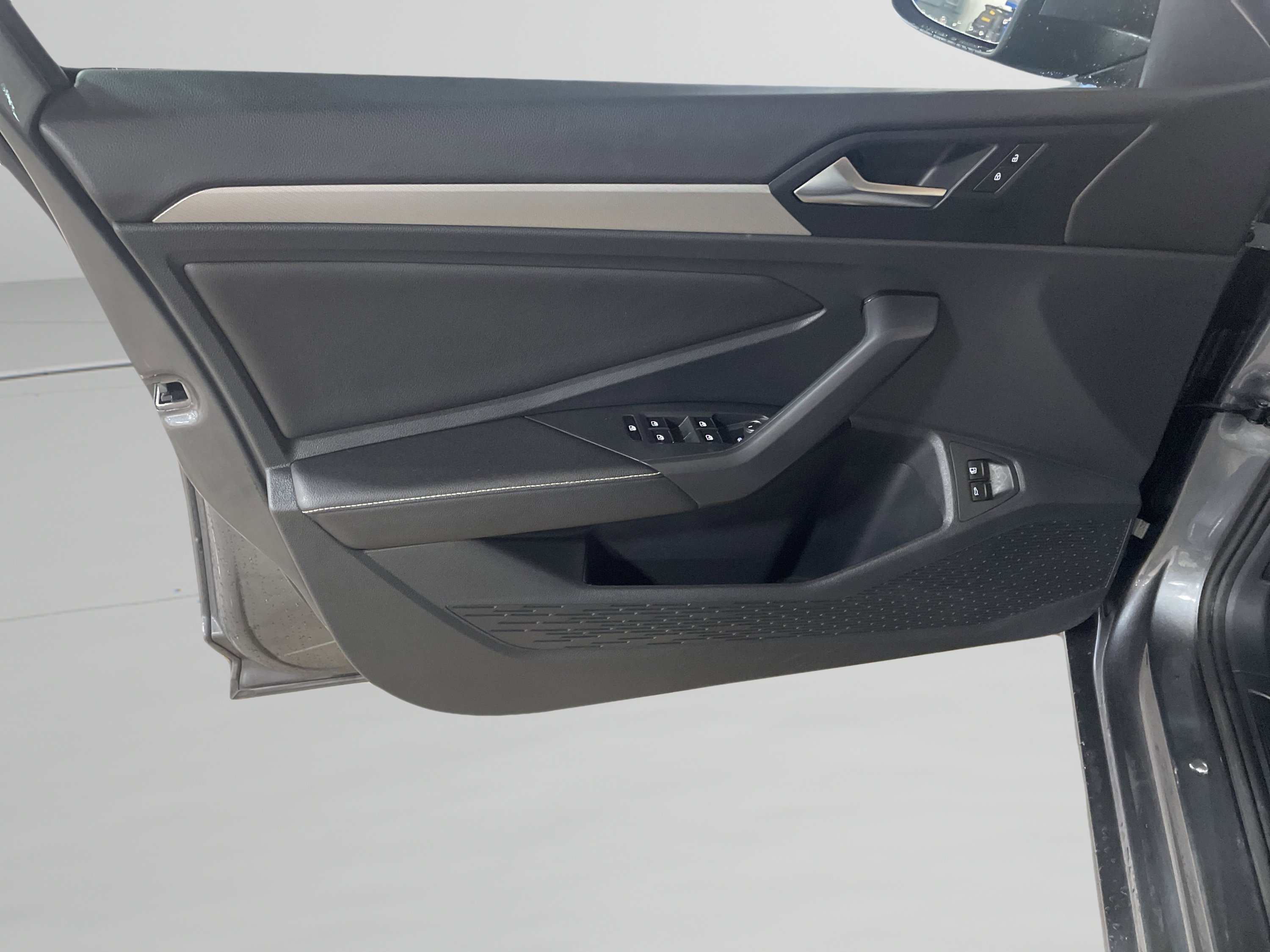 Used 2024 Volkswagen Jetta S image 13