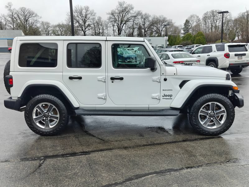 Used 2019 Jeep Wrangler Unlimited Sahara AWD/4WD image 4