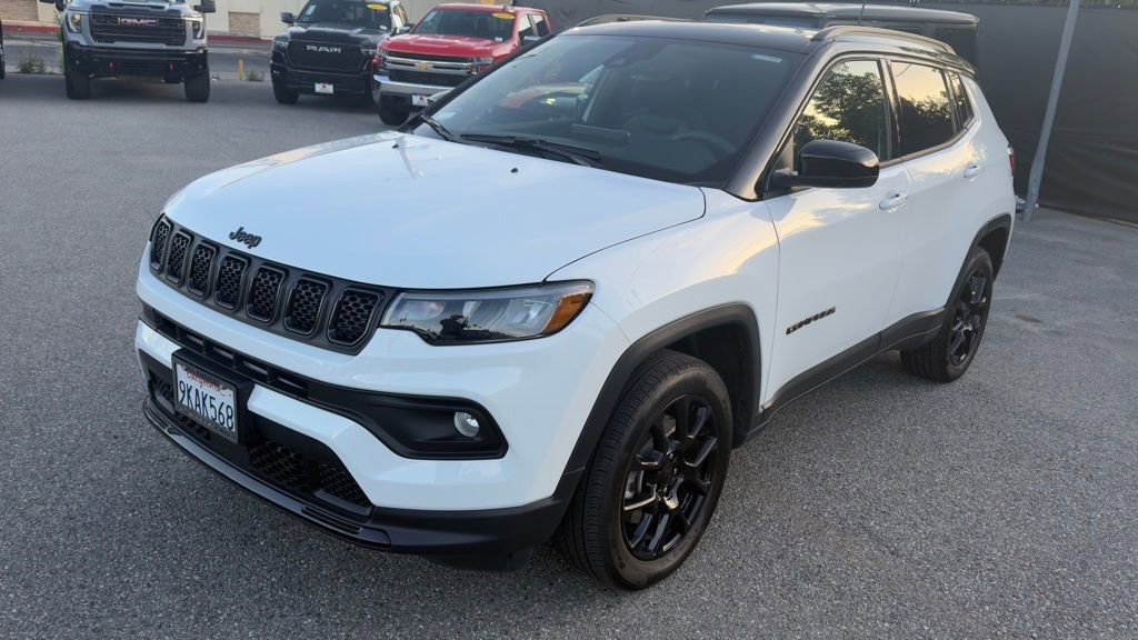 Used 2024 Jeep Compass Latitude w/ Sun and Sound Group image 3