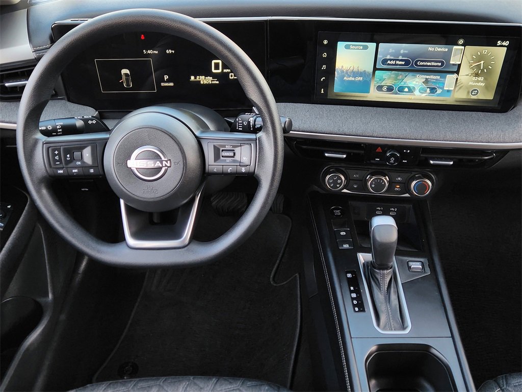 Used 2025 Nissan Kicks SV image 25