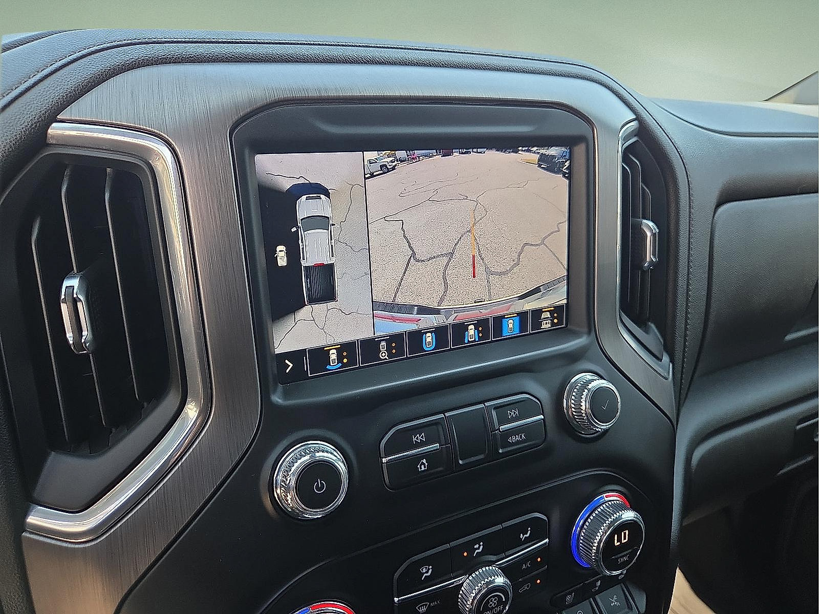 Certified 2023 GMC Sierra 2500 Denali w/ Denali Ultimate Package AWD/4WD image 8