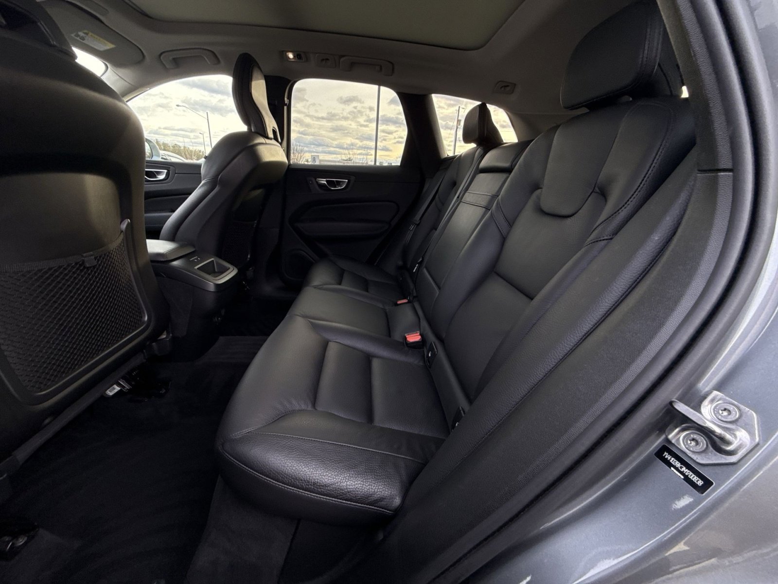 Used 2021 Volvo XC60 T5 Momentum image 24