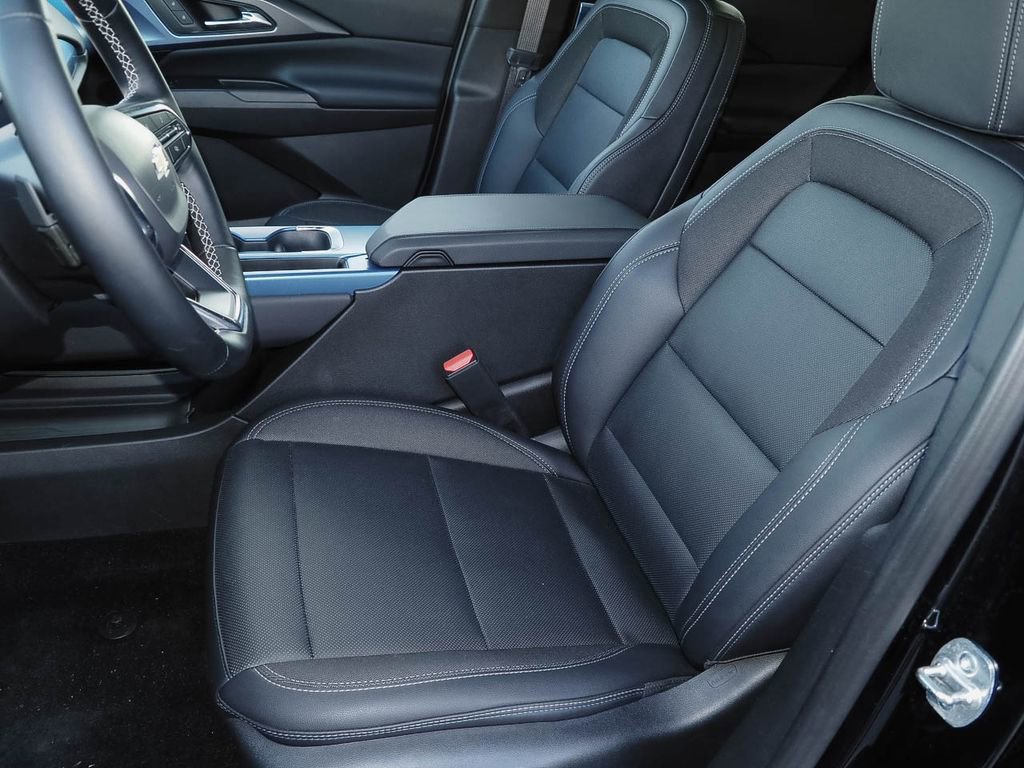 Used 2025 Chevrolet Equinox EV LT w/ Convenience Package FWD image 20