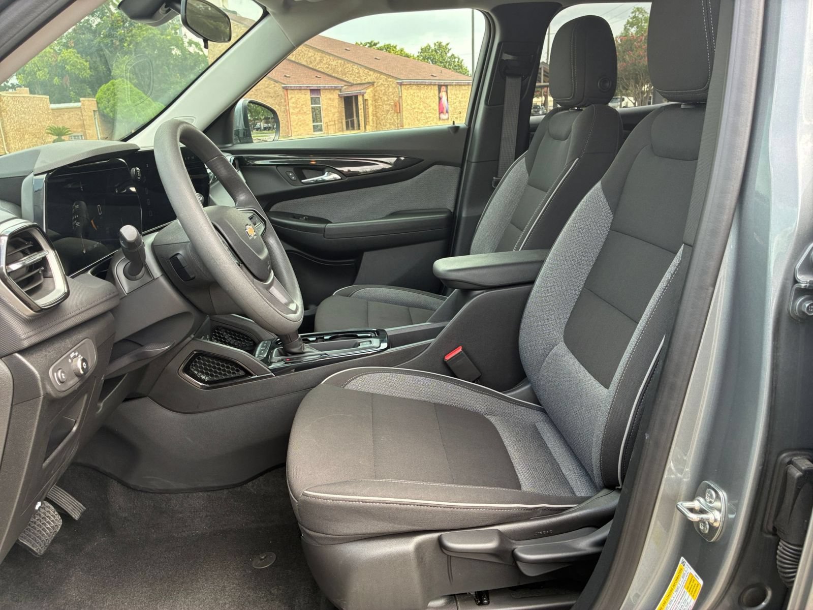 Used 2025 Chevrolet TrailBlazer LT w/ Driver Confidence Package AWD/4WD image 21