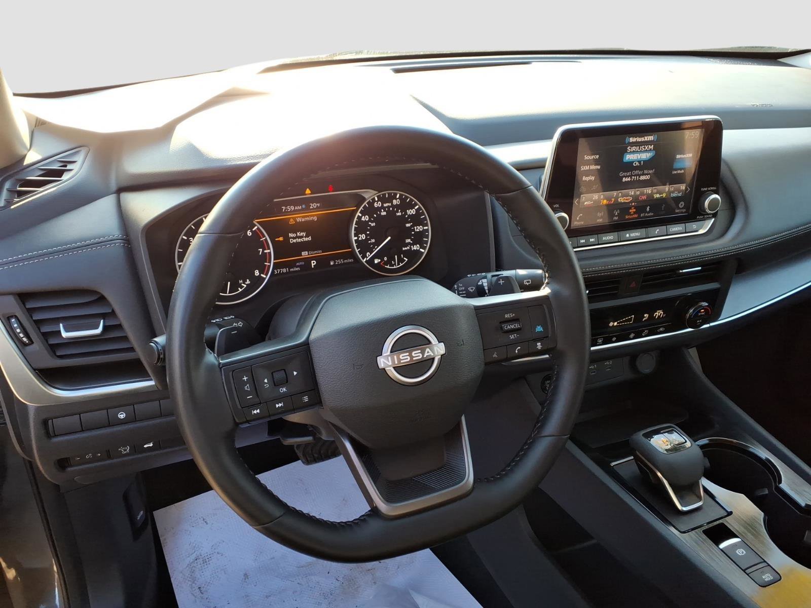 Certified 2025 Nissan Rogue SV image 9