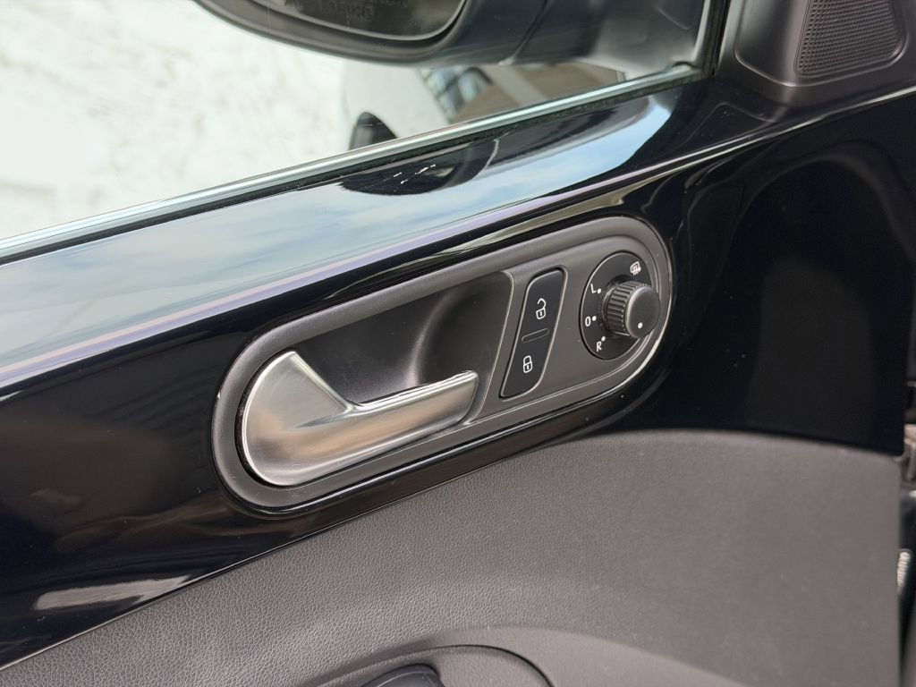 Used 2013 Volkswagen Beetle 2.5 50's Edition image 21