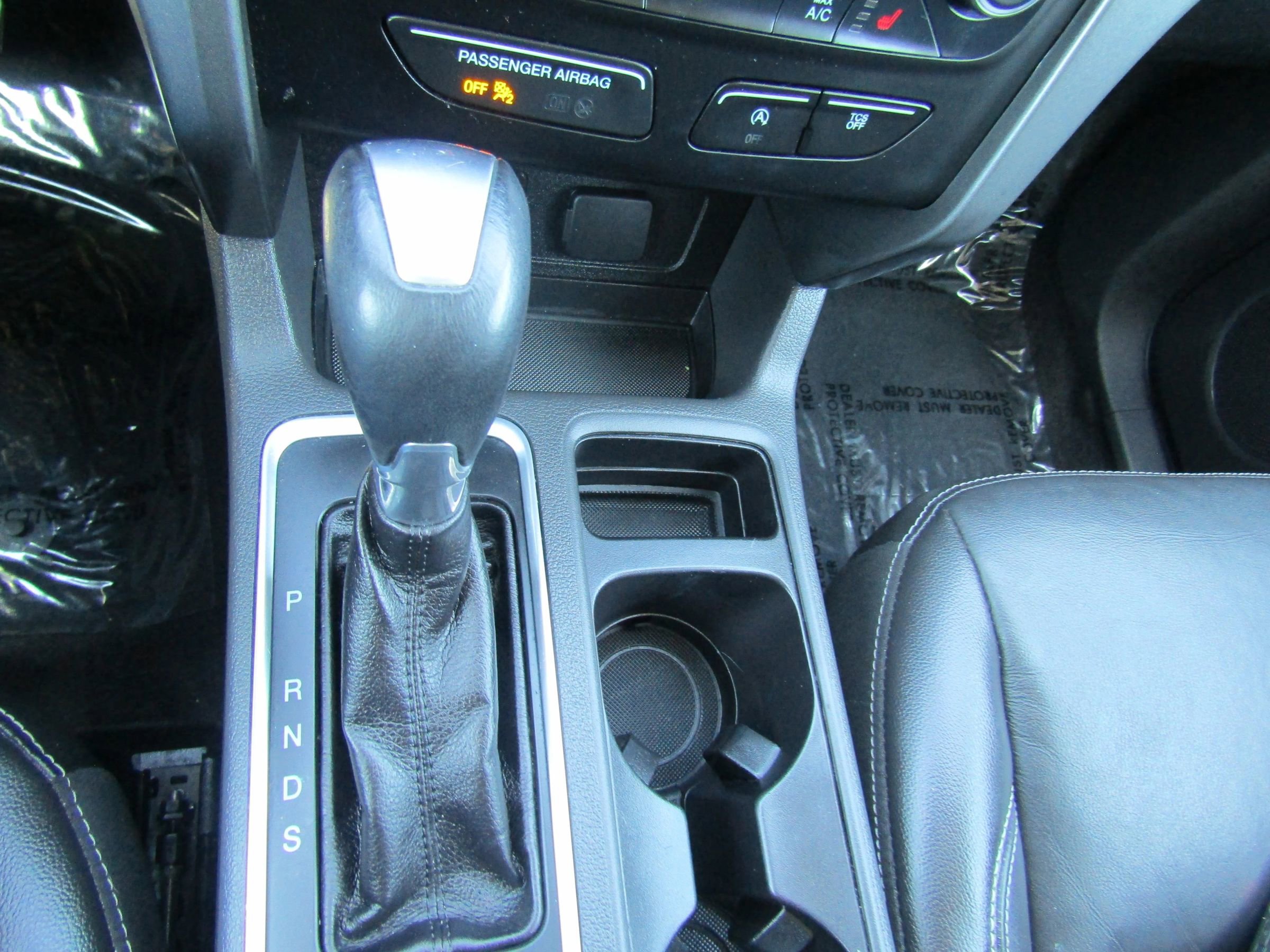 Used 2017 Ford Escape SE w/ SE Leather Comfort Package FWD image 28