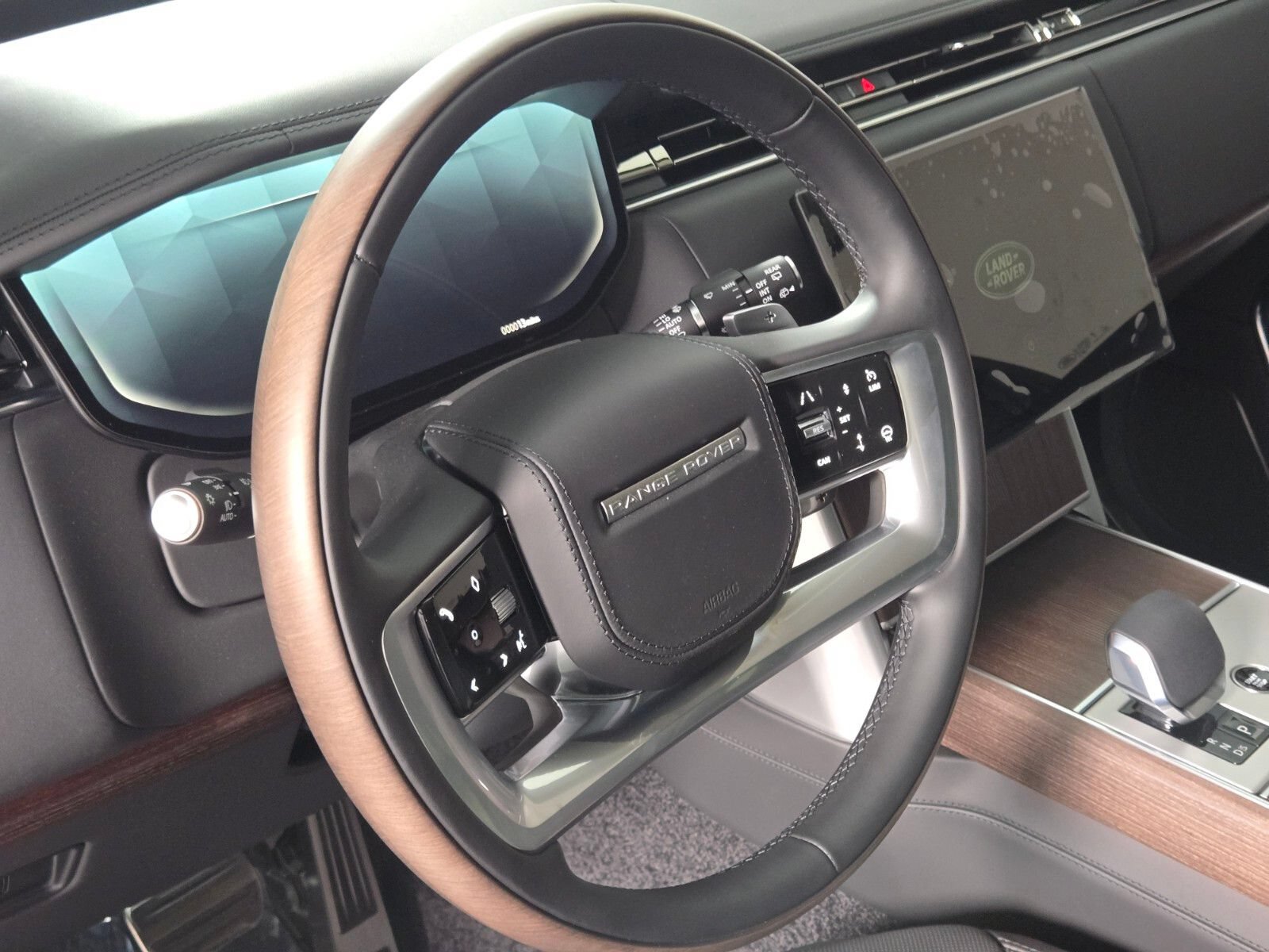 New 2026 Land Rover Range Rover Long Wheelbase Autobiography AWD/4WD image 23