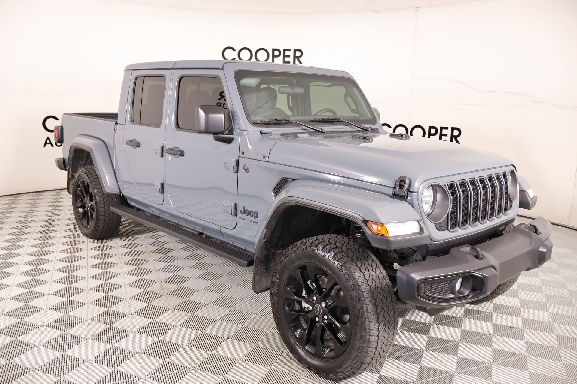 Used 2024 Jeep Gladiator Sport