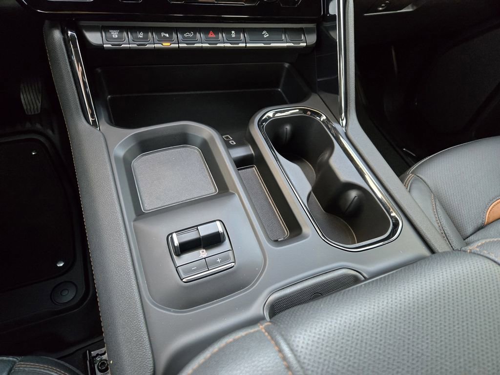 Used 2024 GMC Sierra 2500 AT4 w/ AT4 Premium Plus Package image 17