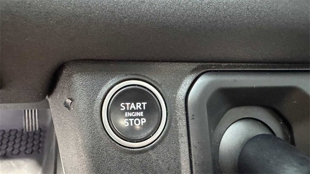 Used 2020 Land Rover Defender 110 SE image 26