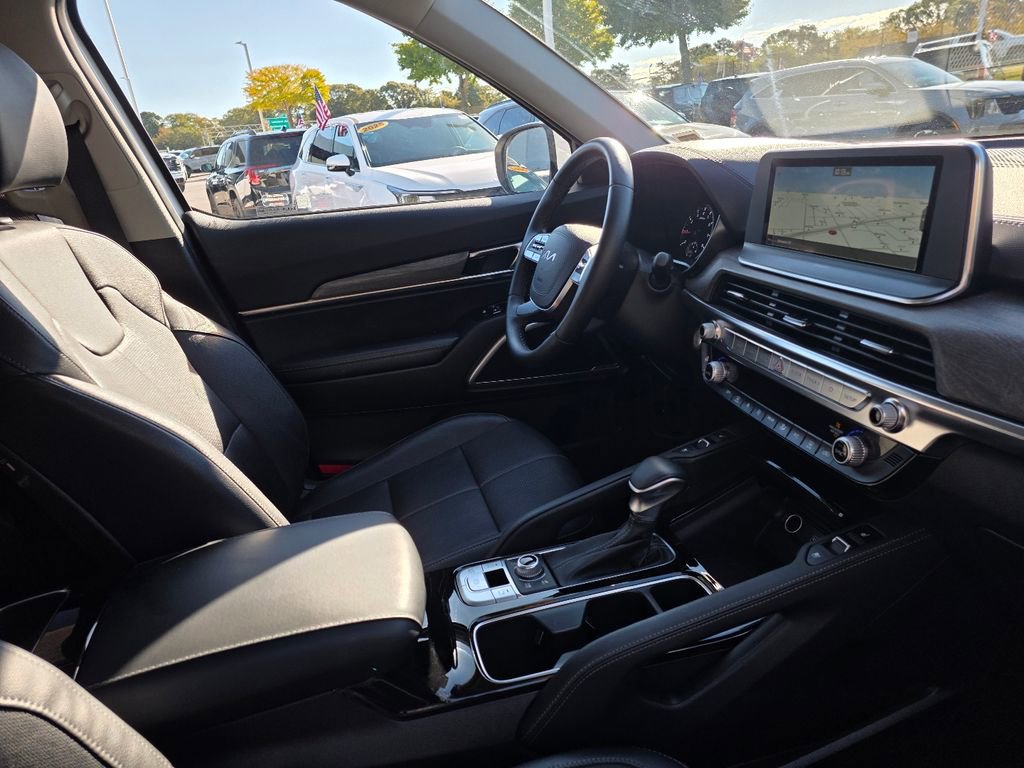 Used 2022 Kia Telluride EX w/ EX Premium Package image 26