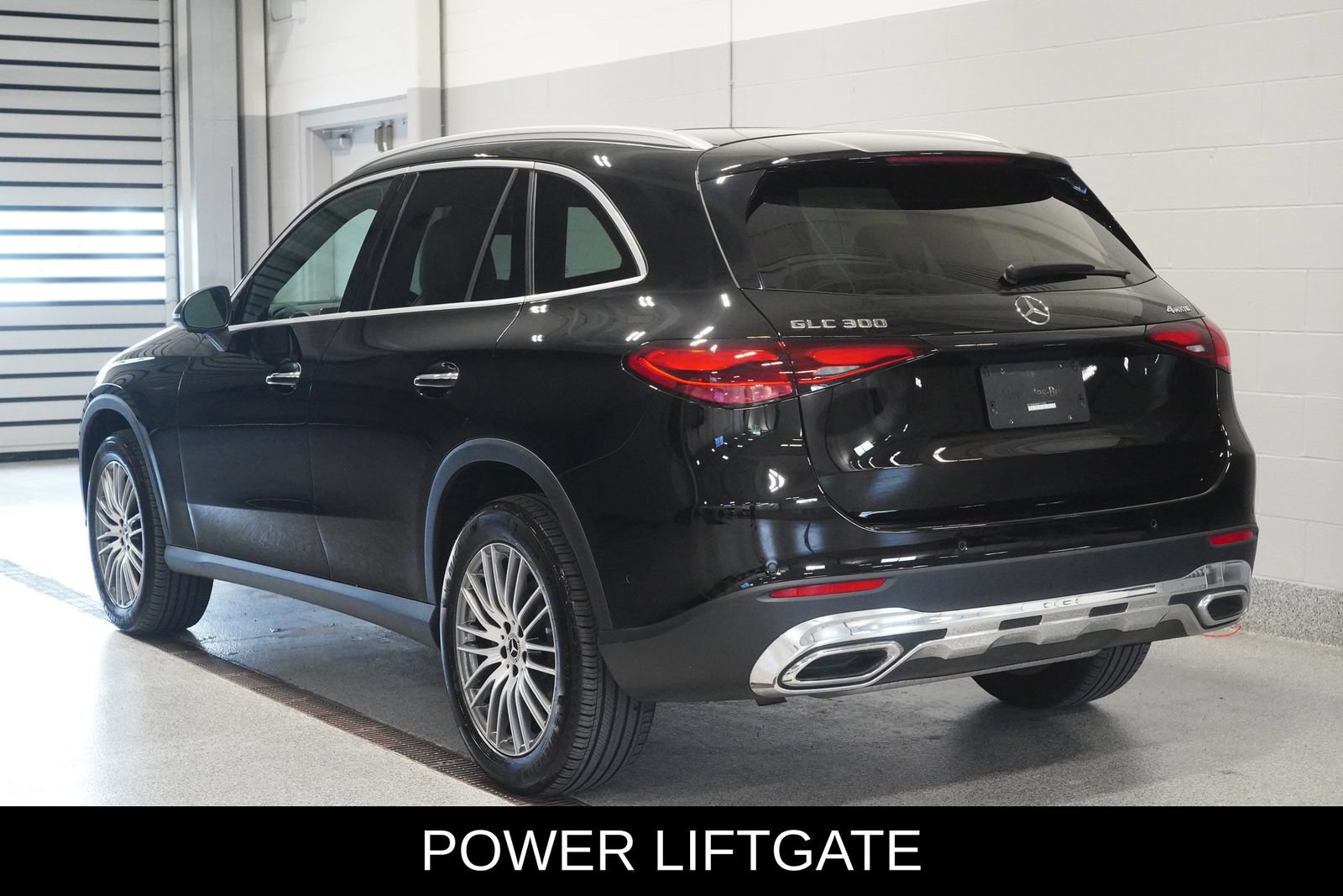 Used 2024 Mercedes-Benz GLC 300 4MATIC image 4