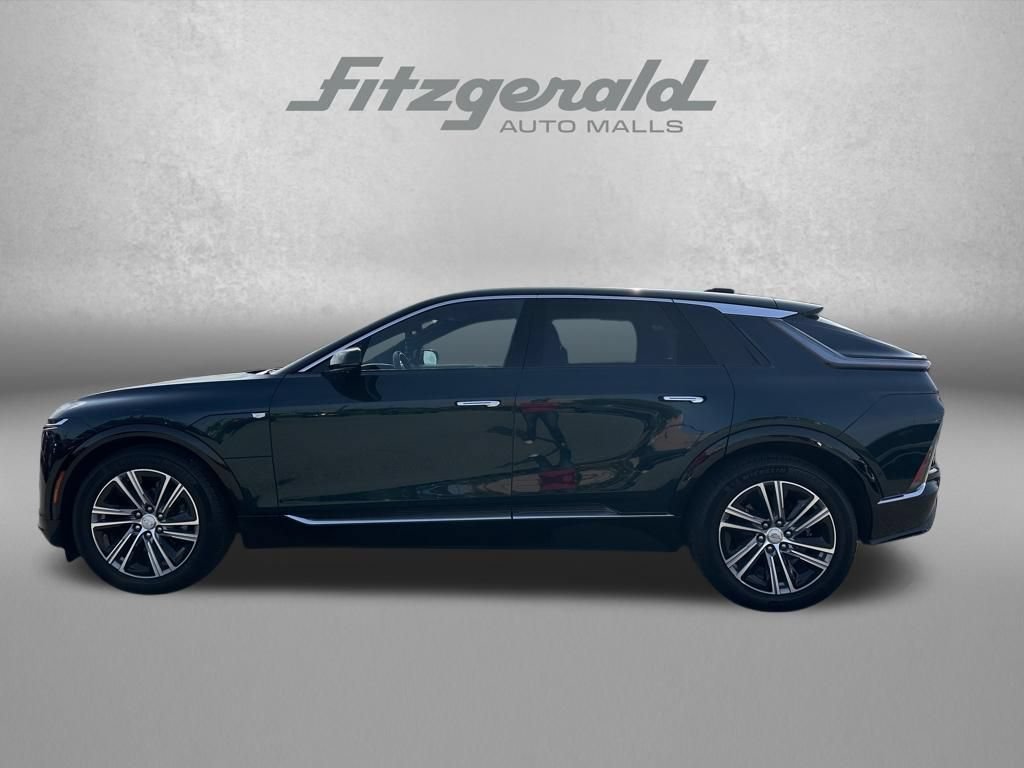 New 2024 Cadillac Lyriq Luxury RWD image 7