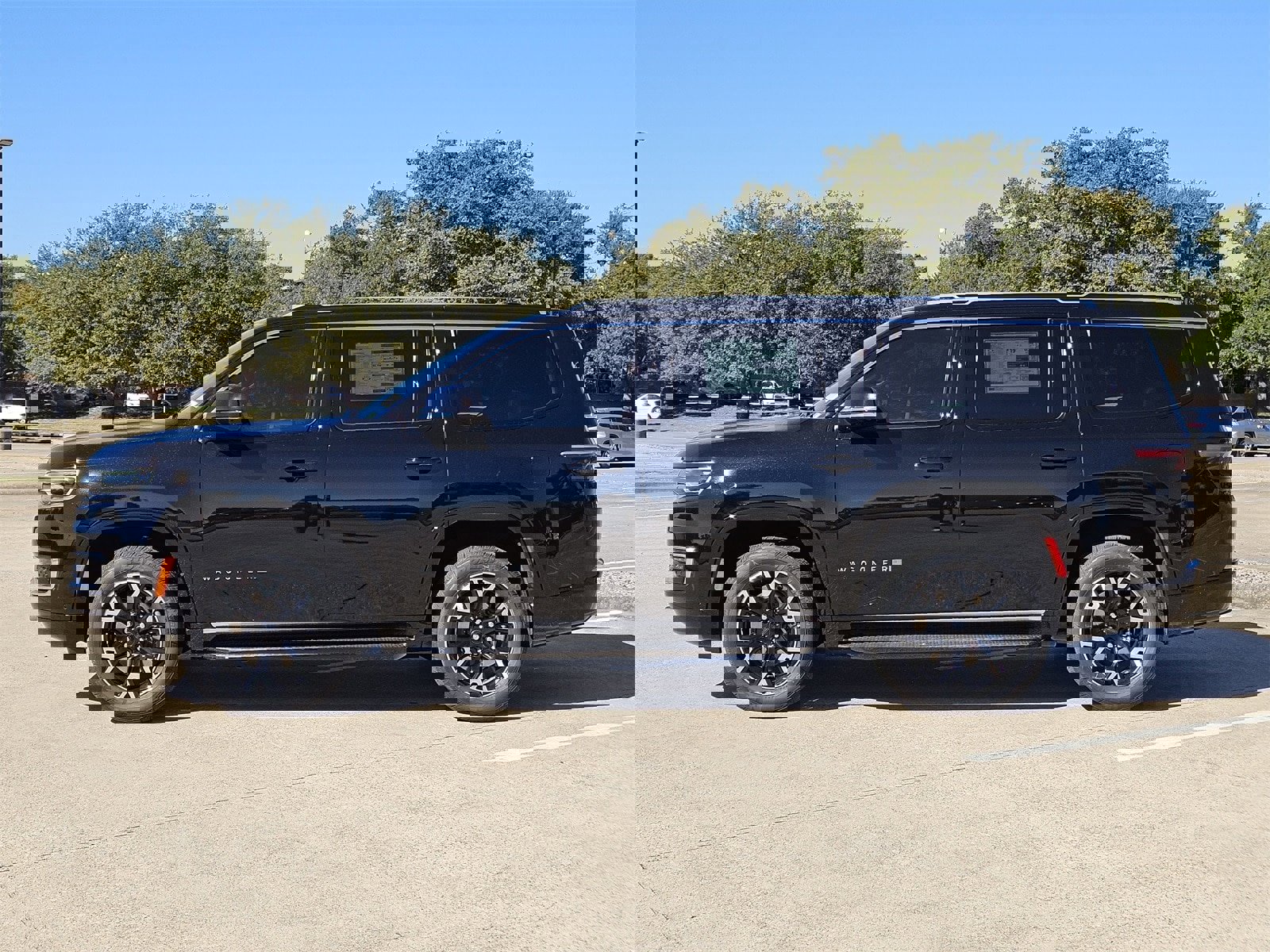 New 2025 Jeep Wagoneer 4WD image 3