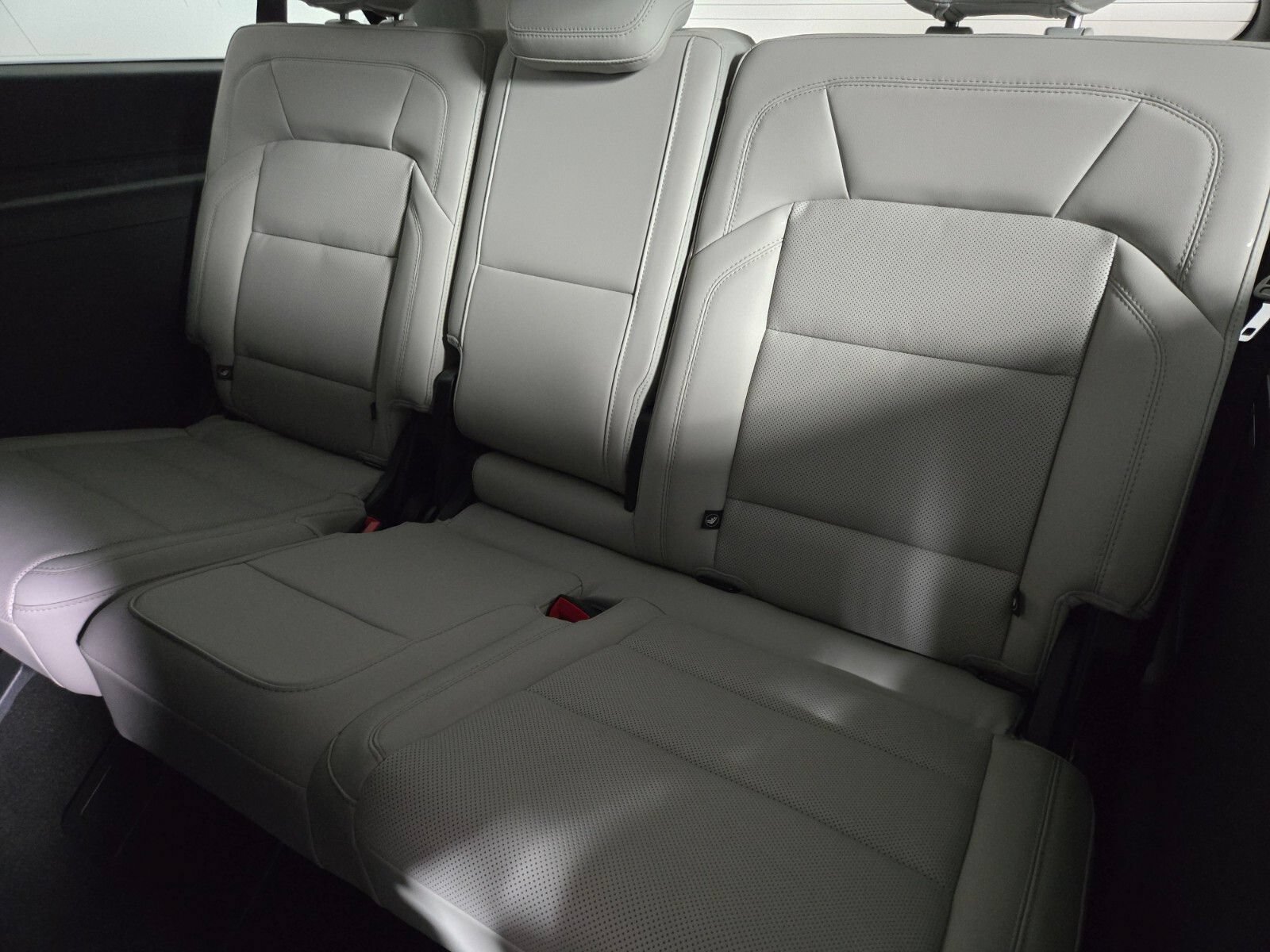 New 2026 Lincoln Navigator L Reserve w/ Jet Appearance Package AWD/4WD image 15