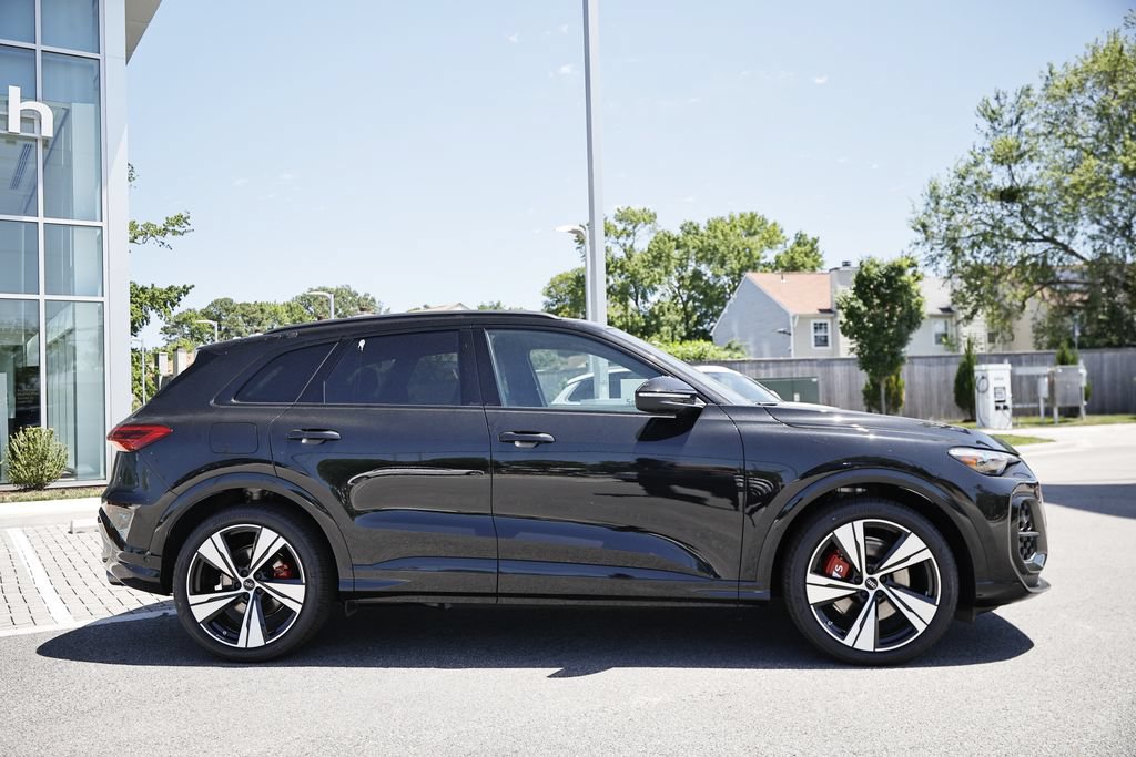 New 2026 Audi SQ5 Premium Plus AWD/4WD image 3