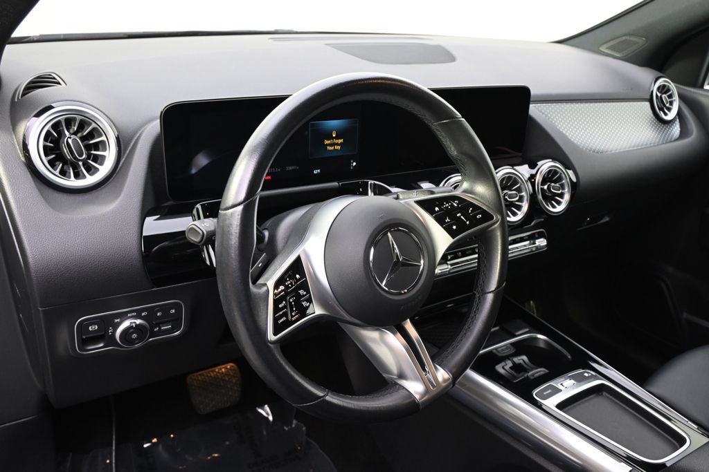 Used 2025 Mercedes-Benz GLA 250 4MATIC image 9