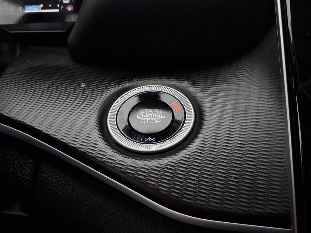 Used 2024 Jeep Grand Cherokee Laredo image 15