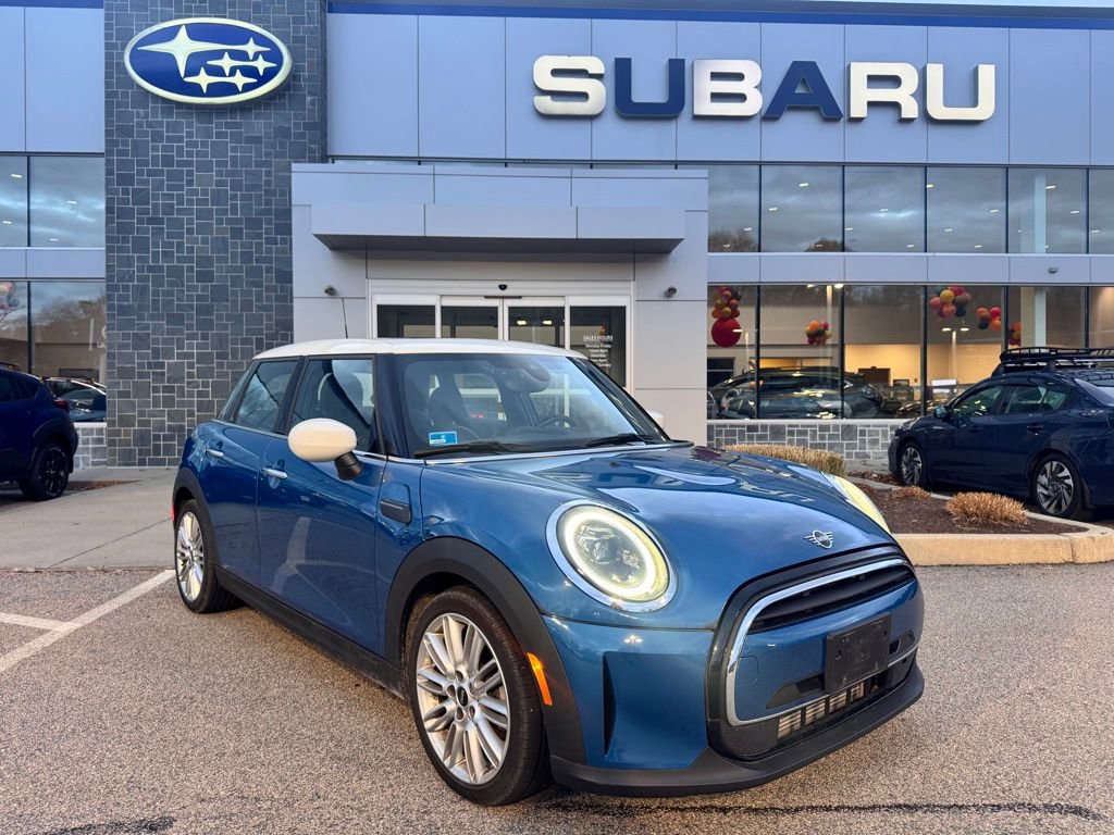 Used 2022 MINI Cooper 4-Door Hardtop image 1