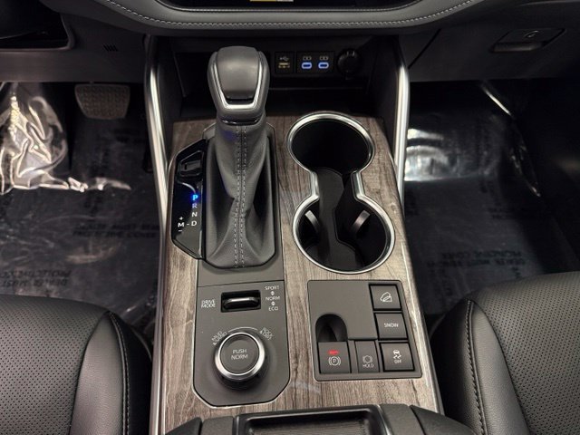 Certified 2025 Toyota Highlander Platinum AWD/4WD image 17
