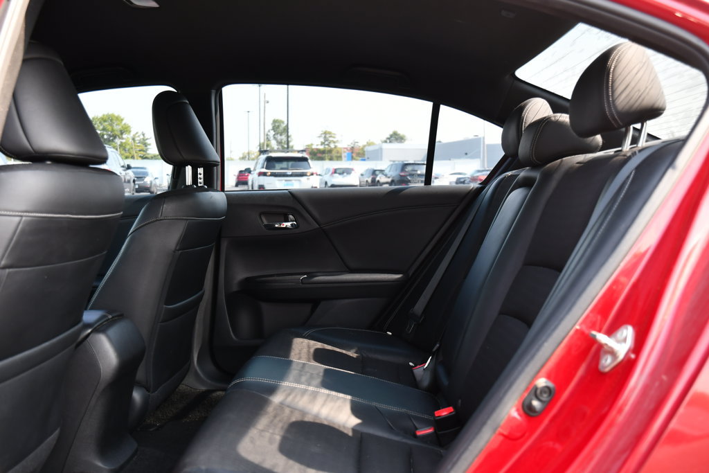 Used 2016 Honda Accord Sport image 17
