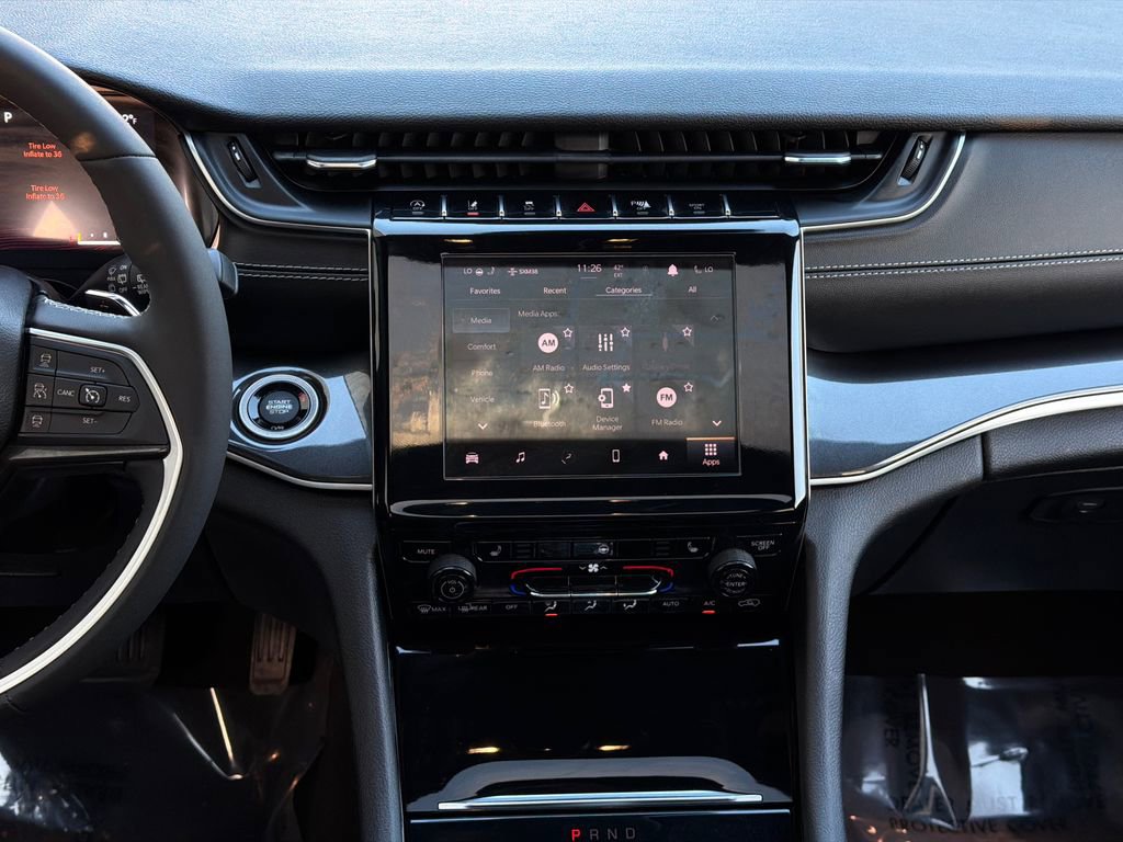 Used 2023 Jeep Grand Cherokee Altitude image 19