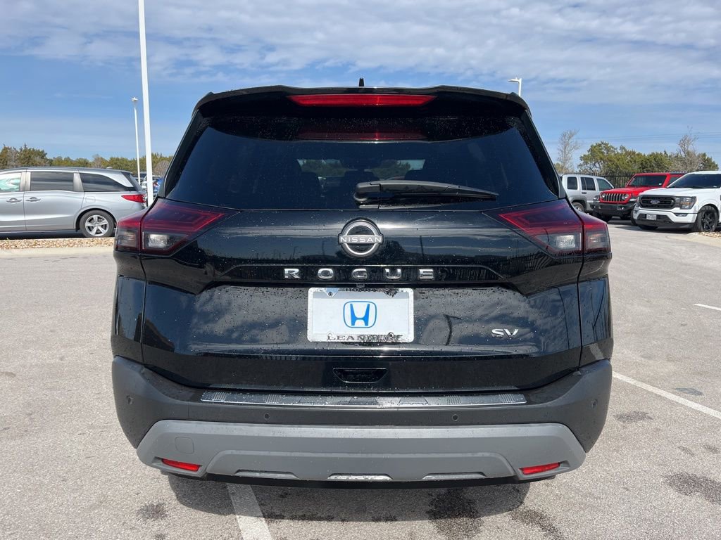 Used 2023 Nissan Rogue SV image 5