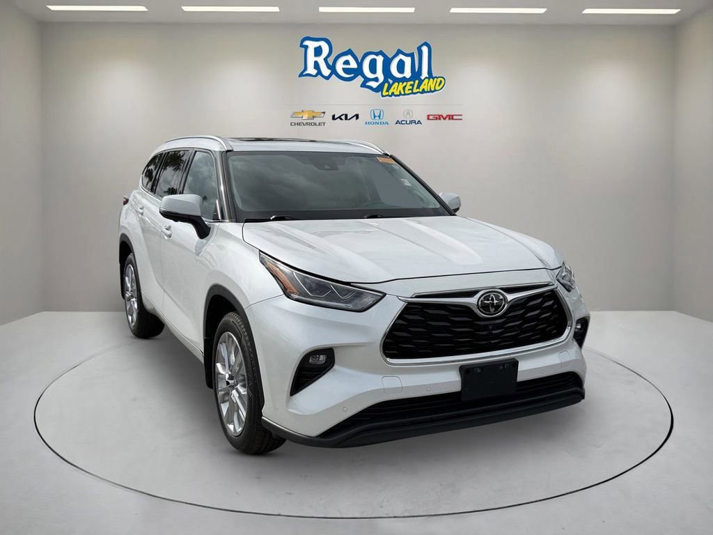 Used 2023 Toyota Highlander Limited