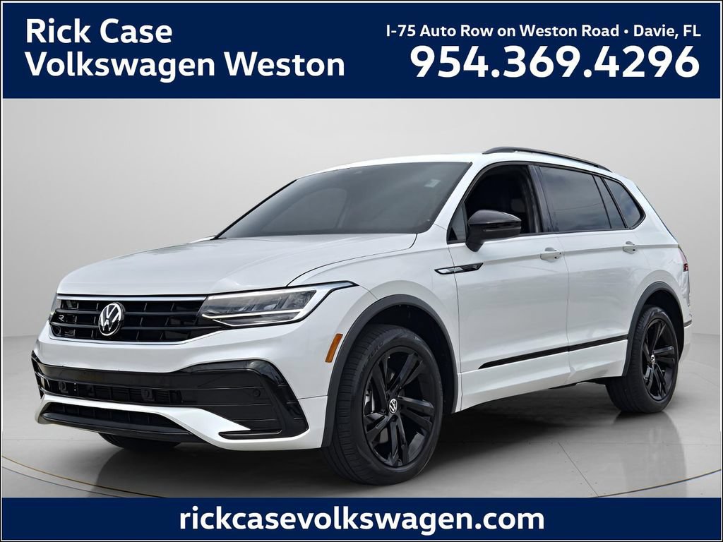 Certified 2024 Volkswagen Tiguan SE R-Line AWD/4WD image 1