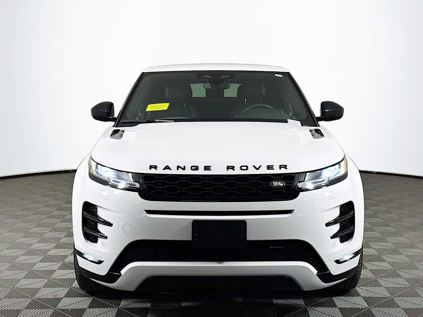 Used 2023 Land Rover Range Rover Evoque R-Dynamic SE image 2