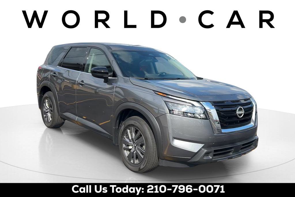 Used 2025 Nissan Pathfinder S FWD image 1
