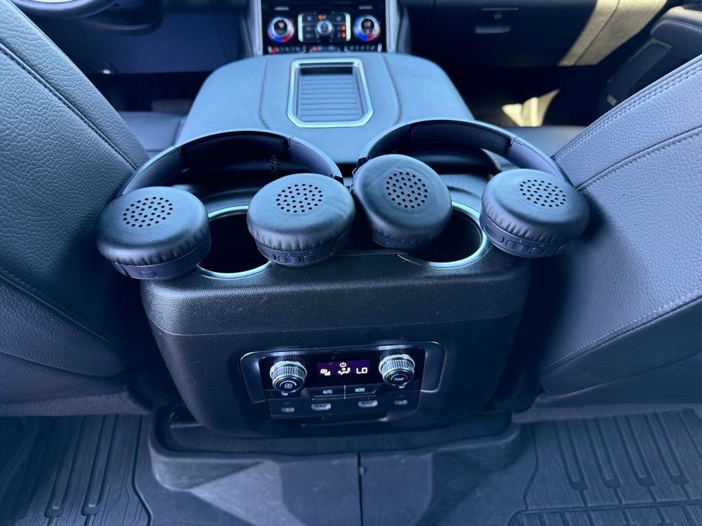 Used 2024 GMC Yukon XL Denali w/ Advanced Technology Package image 35