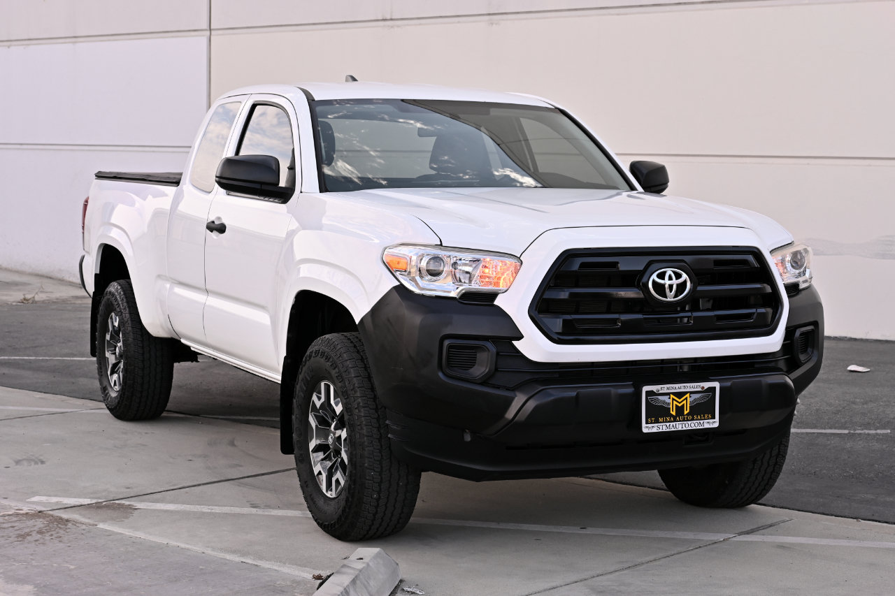 Used 2017 Toyota Tacoma SR AWD/4WD image 9