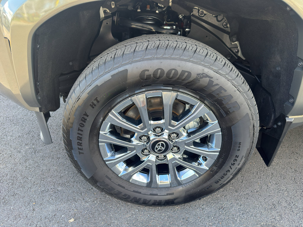 Used 2025 Toyota Tacoma Limited image 26