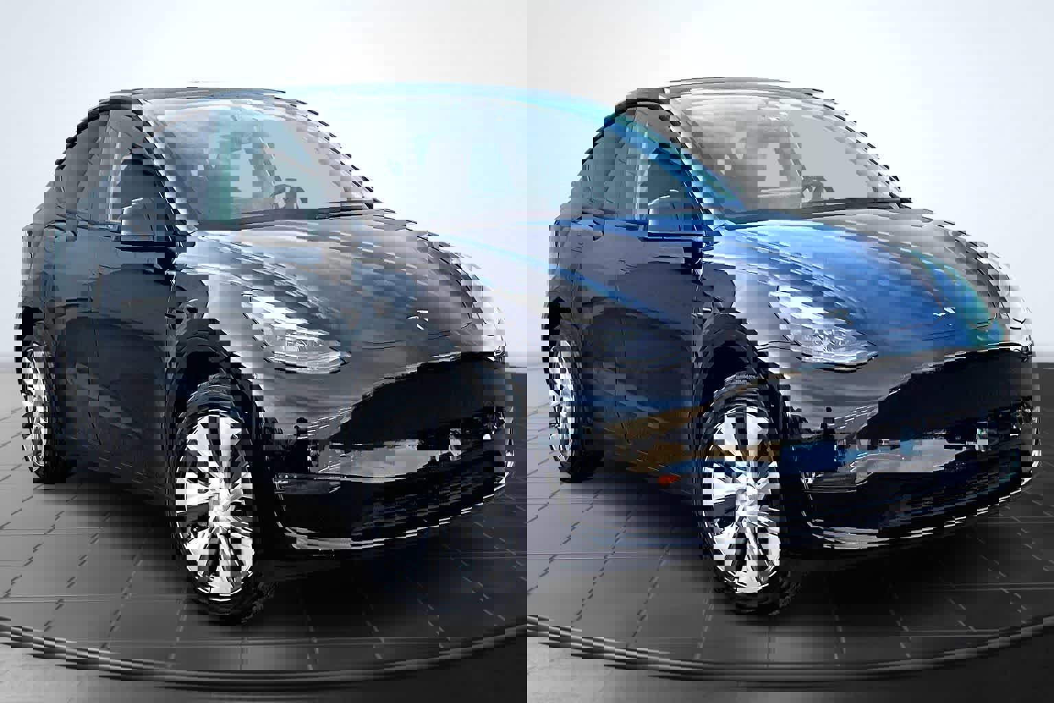 Used 2023 Tesla Model Y Long Range image 22